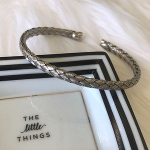 Detailed Open Ended Bangle